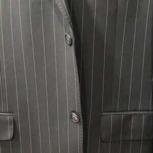 Baroni Men's Black Pinstripe Suit 46R